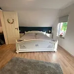 Unner'd Kastanje Daire *
