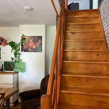 Unner'd Kastanje Lägenhet Moormerland