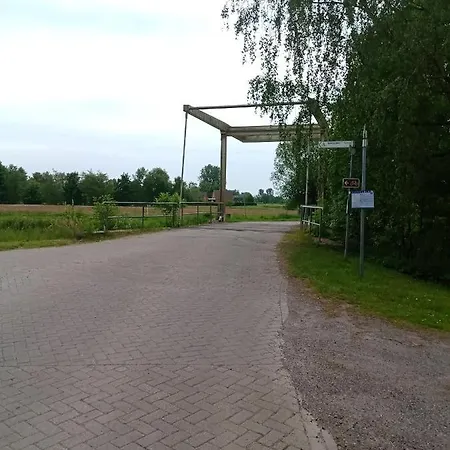 Unner'd Kastanje Lägenhet *